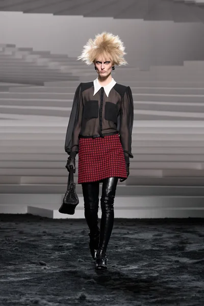 Look 17
